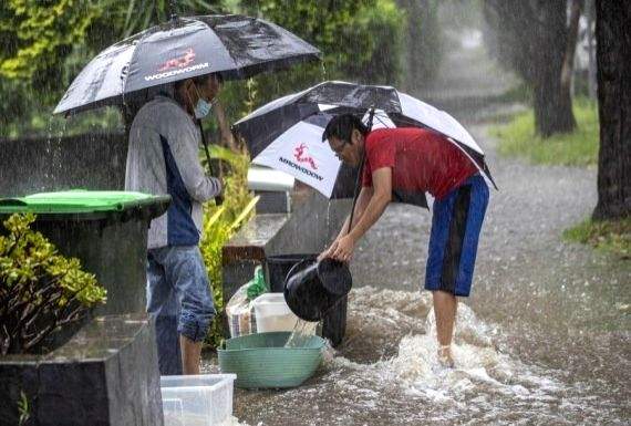 Aus state sets up temporary accommodation for flood victims - Vimarsana News