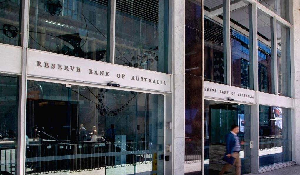 Outgoing Australian central bank Guv warns against inflation threat - Vimarsana News