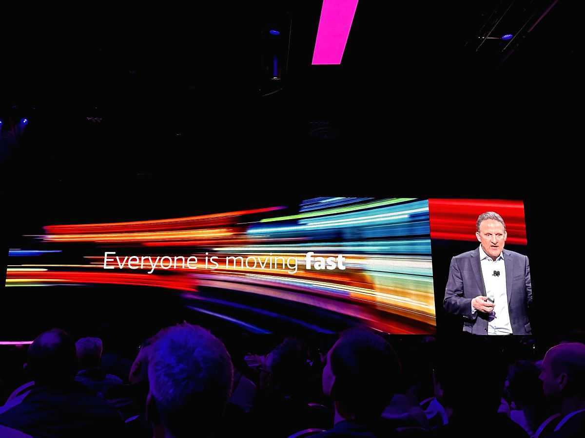 AWS bets big on GenAI, unveils next-gen chips & serverless innovations - Vimarsana News