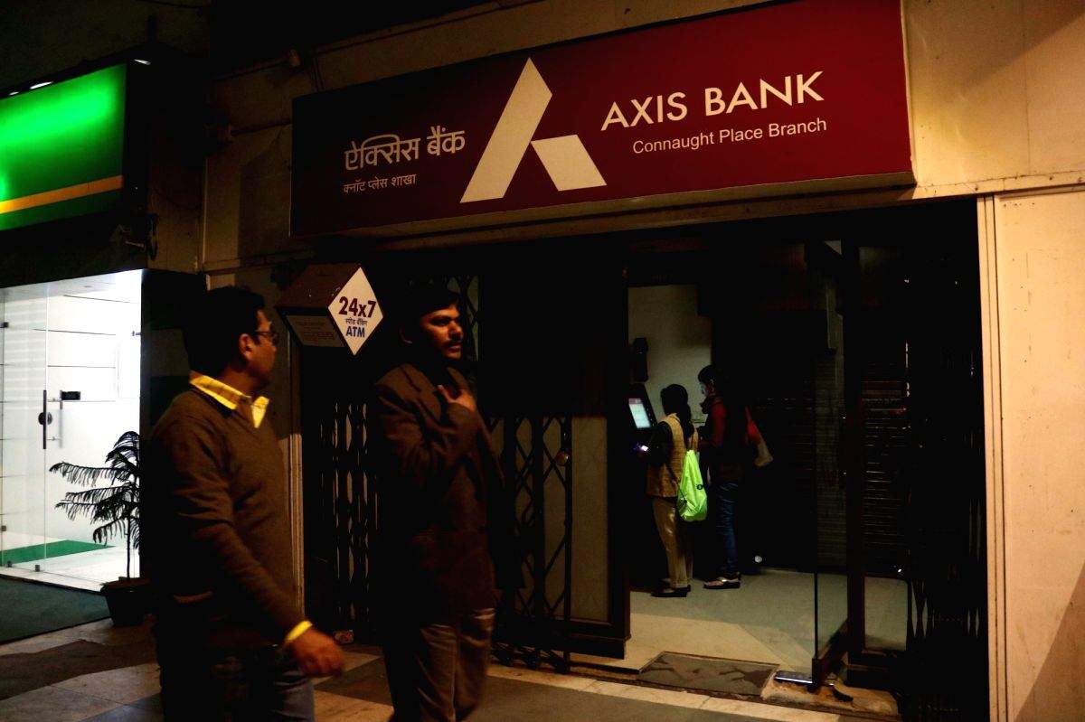 Axis Mutual Fund says probe on since Feb, two fund managers suspended (Ld) - Vimarsana News