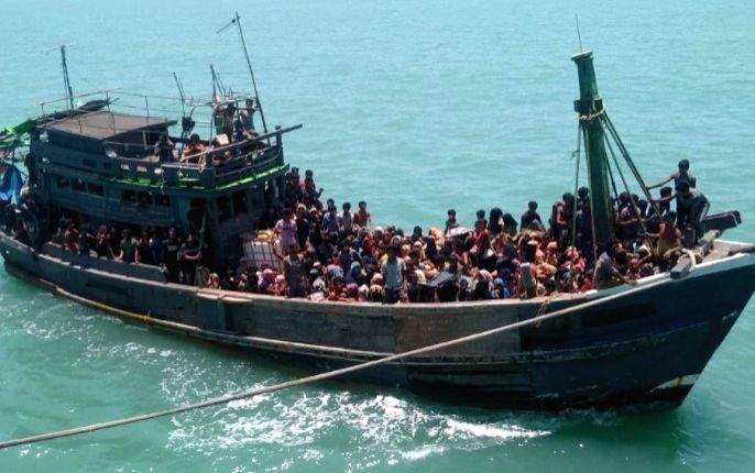 Indian Coast Guards feeding stranded Rohingyas on high seas - Vimarsana News