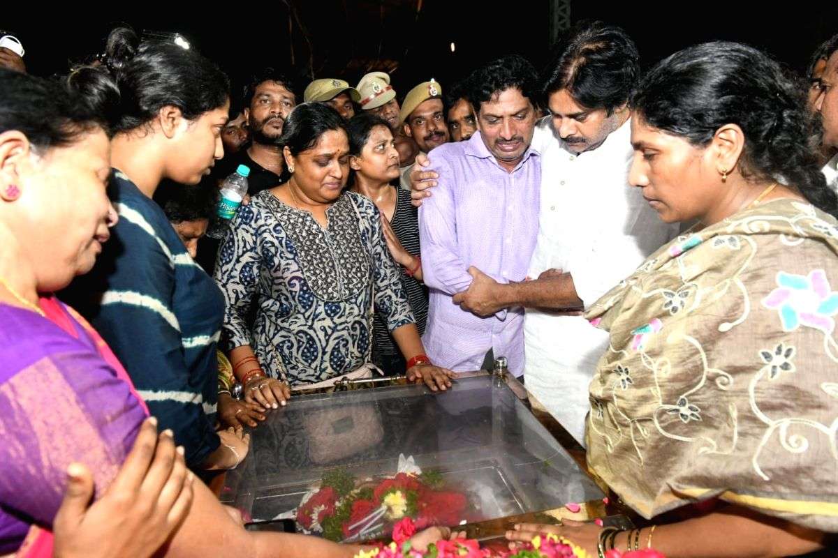 Balladeer Gaddar to be cremated with state honours - Vimarsana News