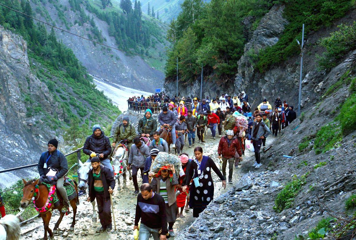 Over 17,000 perform Amarnath Yatra on 19th day despite bad weather - Vimarsana News
