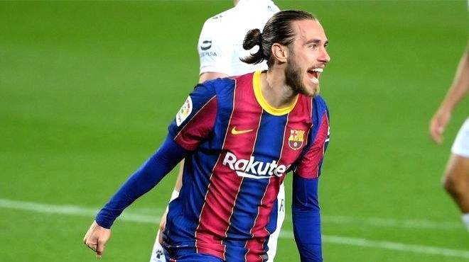 Barcelona agree transfer of defender Mingueza to Celta Vigo