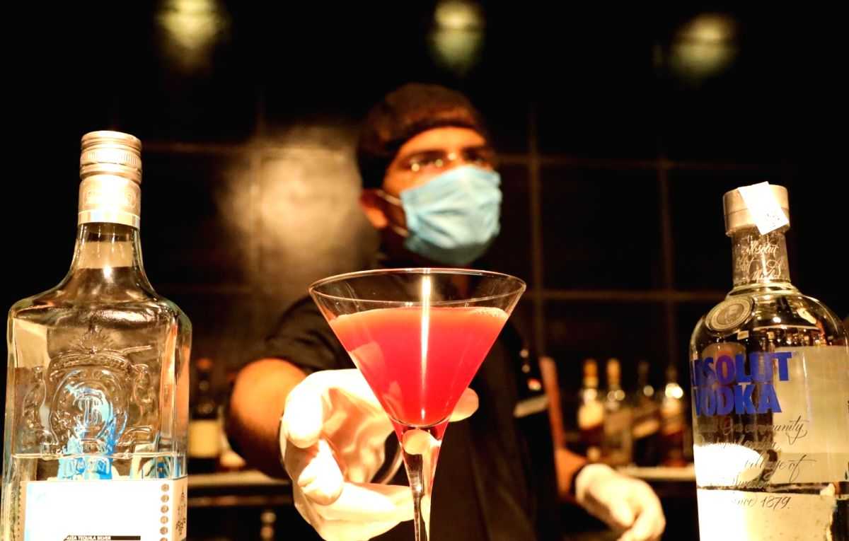 Bars attached to TASMAC shops in TN to reopen from Monday - Vimarsana News