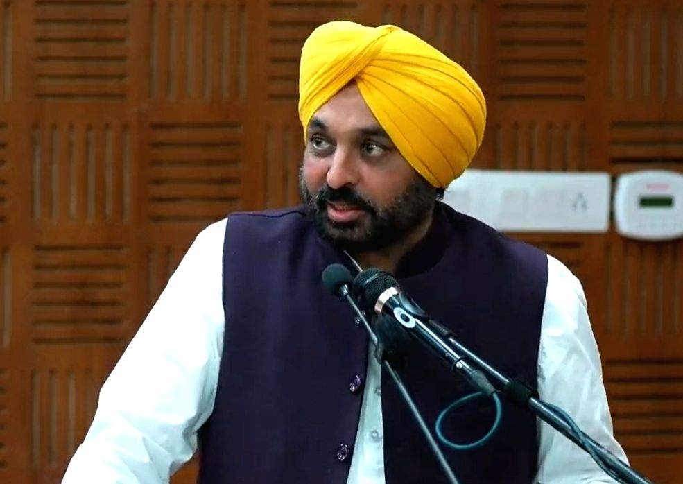 Punjab CM tries to woo corporate honchos in Mumbai - Vimarsana News