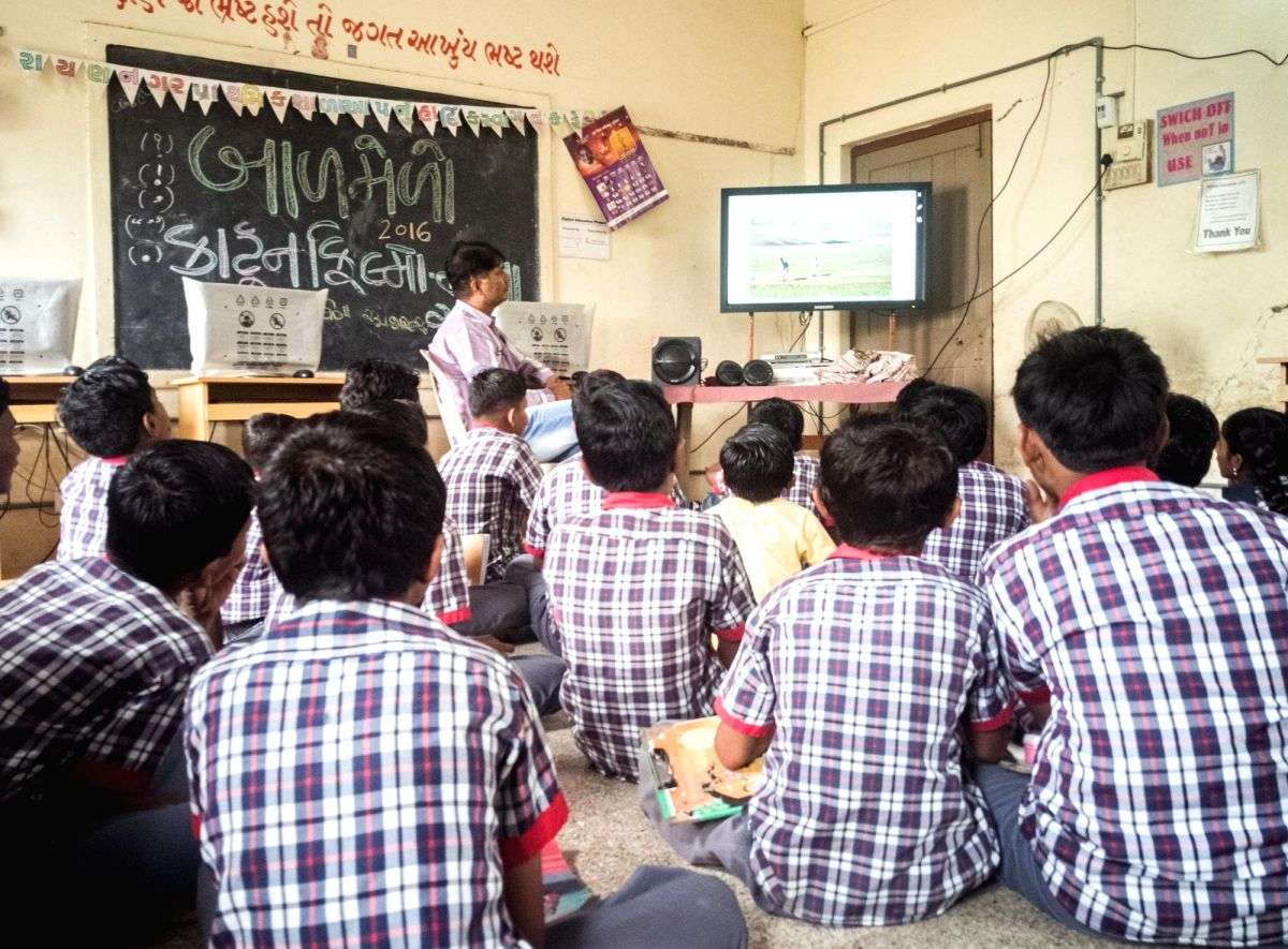 Offline teaching for Classes 9, 11 in Gujarat from Feb 1 - Vimarsana News