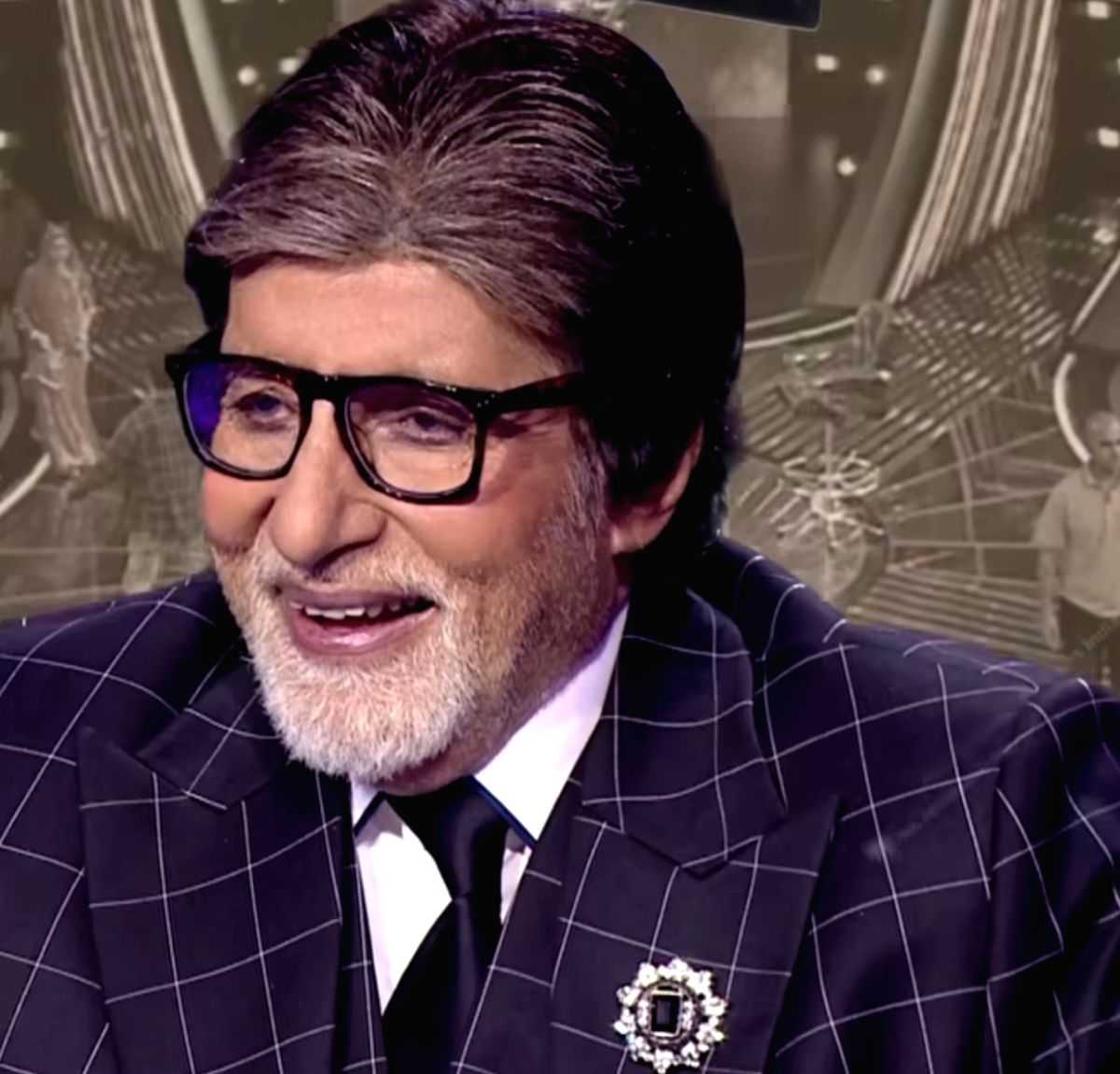 Big B's quirky take on his outfit in 'KBC': 'Hum soche shatranj khelne ja rahe hai' - Vimarsana News