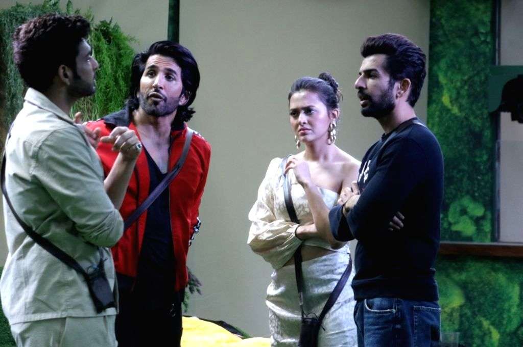 'Bigg Boss 15': Karan, Tejasswi, Vishal keen on nominating Miesha - Vimarsana News