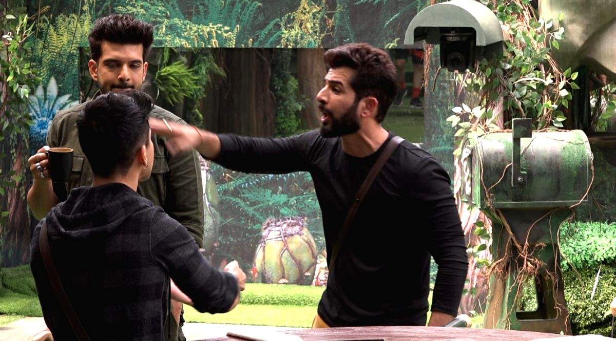 'Bigg Boss 15': Big fight erupts between Afsana-Vidhi, Jay-Pratik - Vimarsana News