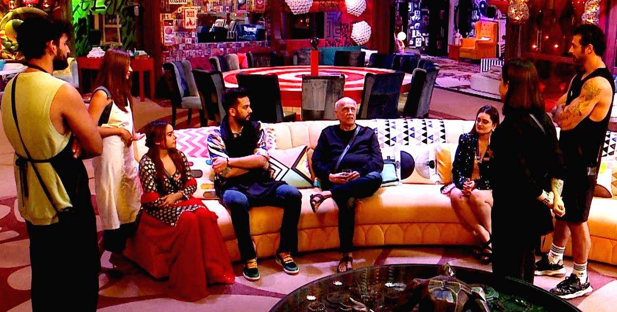 'Bigg Boss OTT 2': Mahesh Bhatt reveals Pooja ran the house in struggling days - Vimarsana News