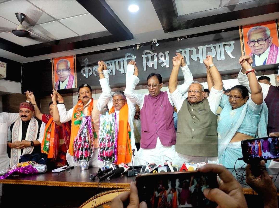 All three VIP MLAs in Bihar join BJP, Sahani heading for sack? - Vimarsana News