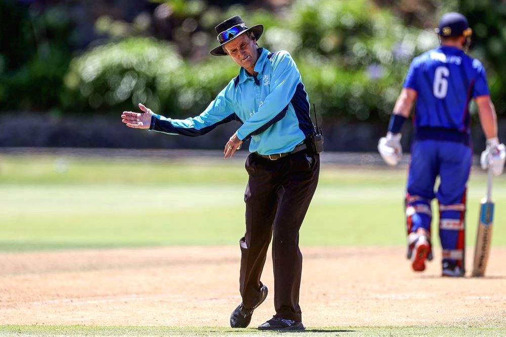 Bill Bowden set for 200 first-class match umpiring - Vimarsana News