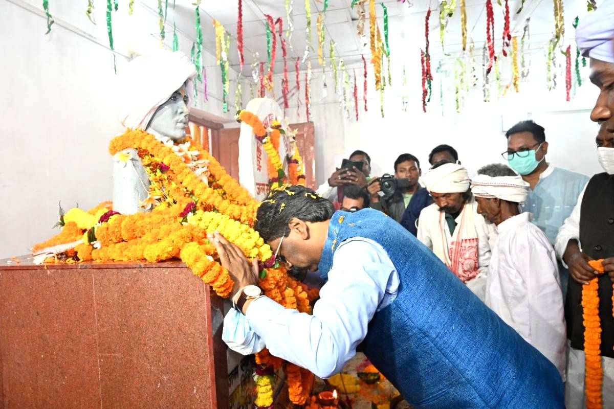 Birsa Munda's rise from local tribal icon to symbol of Jharkhand's identity - Vimarsana News