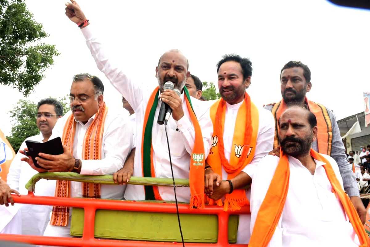BJP candidate in Munugode by-poll dares KCR to contest - Vimarsana News