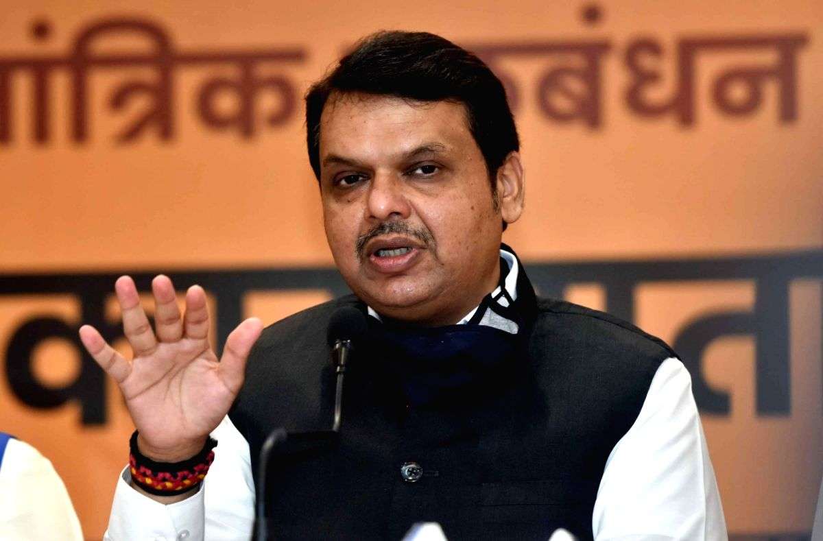 RTI: Maha LoP Devendra Fadnavis is a 'Man of Letters', 230-plus - Vimarsana News