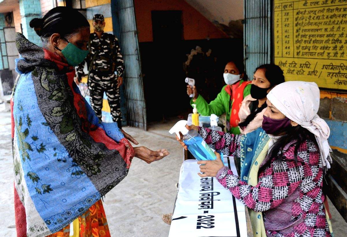 Voters conduct written test of Sarpanch candidates in Odisha village - Vimarsana News