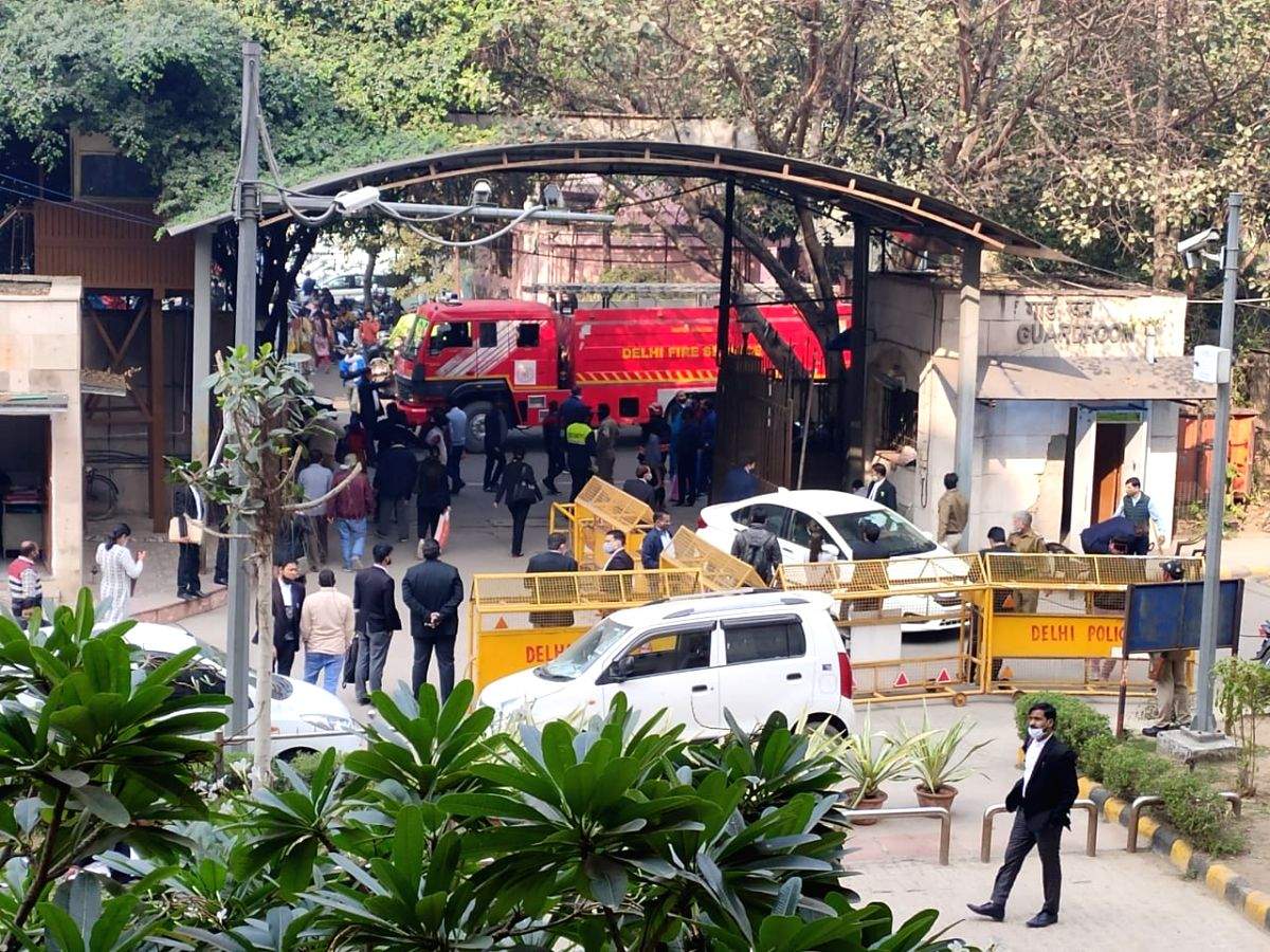 Arrested DRDO scientist tries to kill self, admitted to AIIMS (Ld) - Vimarsana News