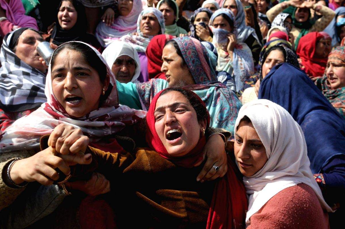 Scores attend funeral of slain SPO and brother in J&K's Budgam - Vimarsana News