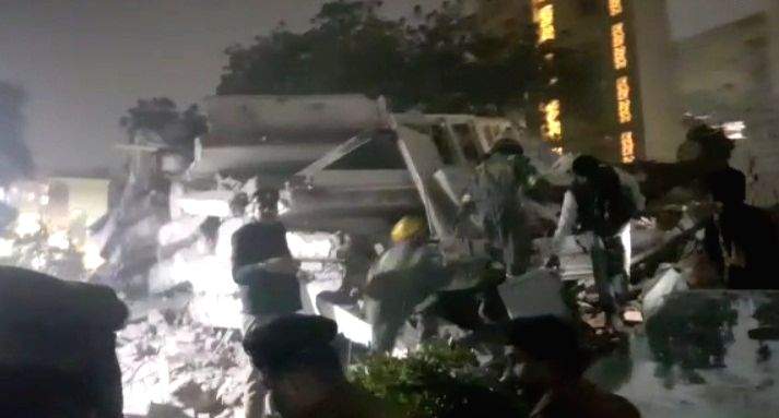 Building collapses in Lucknow, many feared trapped - Vimarsana News