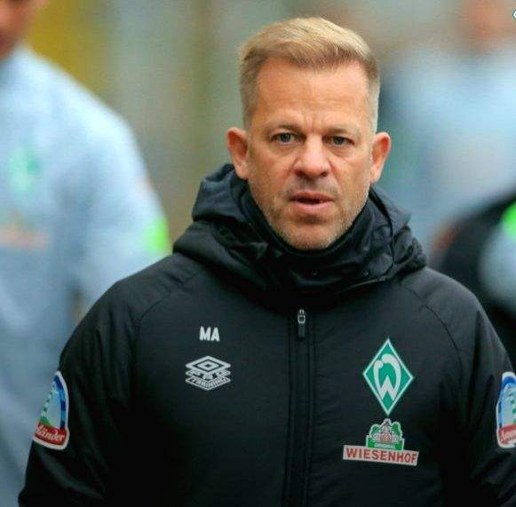 Bundesliga club Werder Bremen coach quits over fake Covid vaccine certificate - Vimarsana News