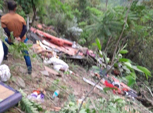 24 pilgrims die as bus falls into gorge in Uttarkashi, PM announces compensation - Vimarsana News