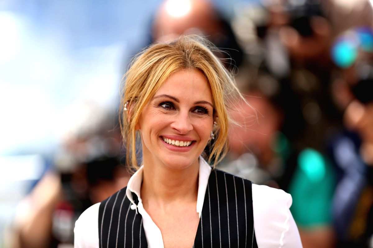 Julia Roberts key to happy marriage: Kissing! - Vimarsana News