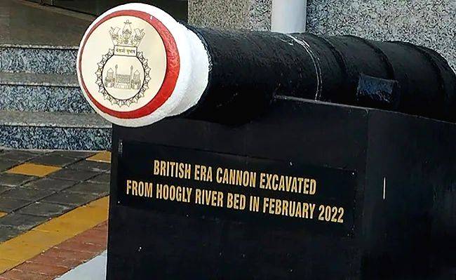 Cannons dug out by Navy in Kolkata could be over two centuries old - Vimarsana News