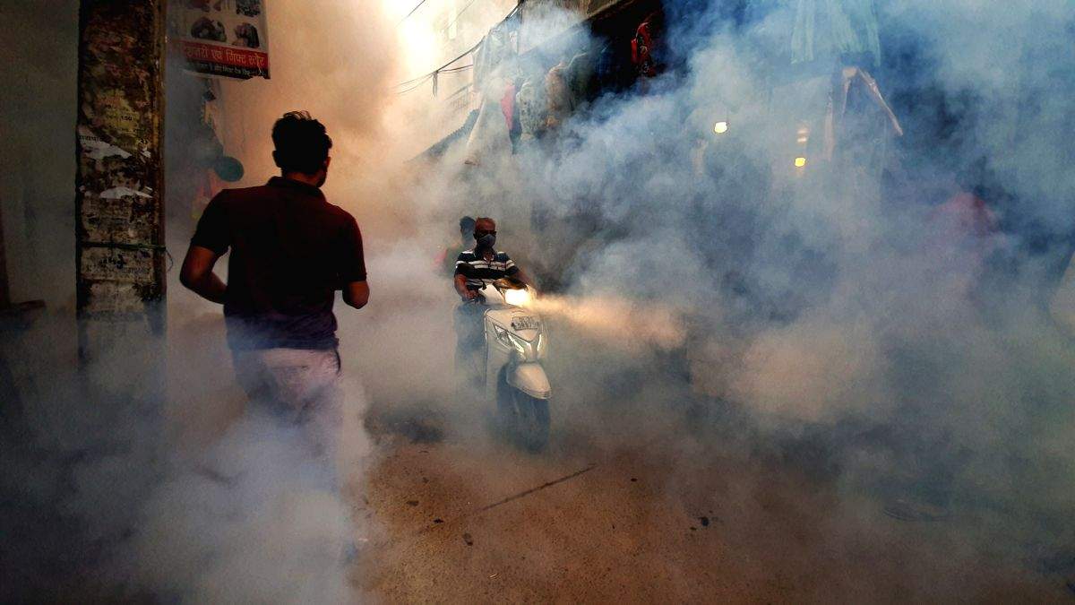 16 female employees faint after spraying of mosquito repellent in UP - Vimarsana News