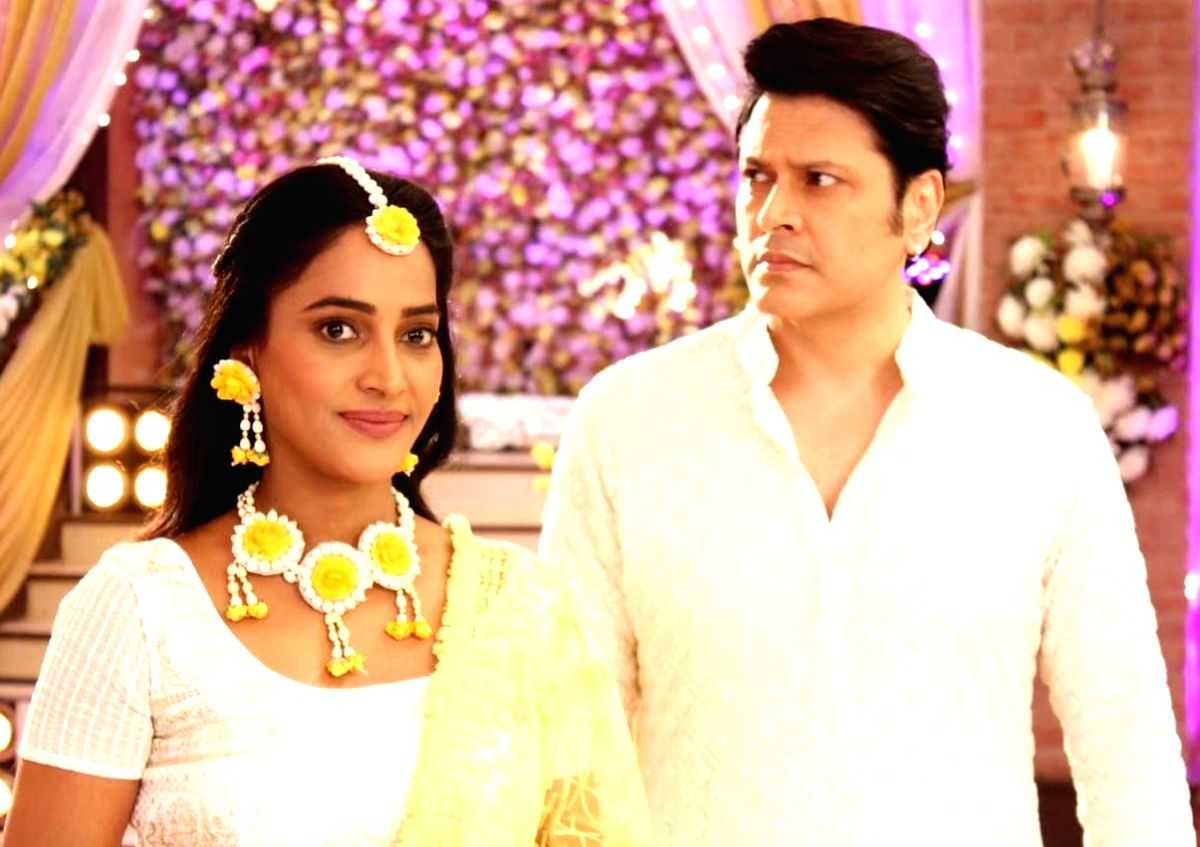 Cezanne Khan reveals upcoming twist in 'Appnapan' plot - Vimarsana News