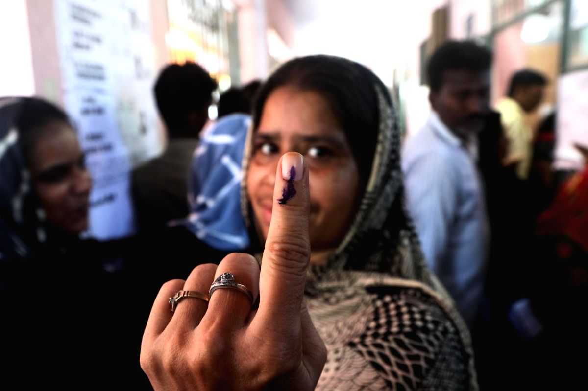 Brisk polling in TN; leaders, actors among early voters - Vimarsana News