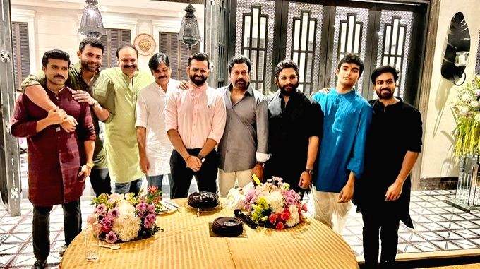 Chiranjeevi, his family celebrate Sai Dharam's recovery - Vimarsana News