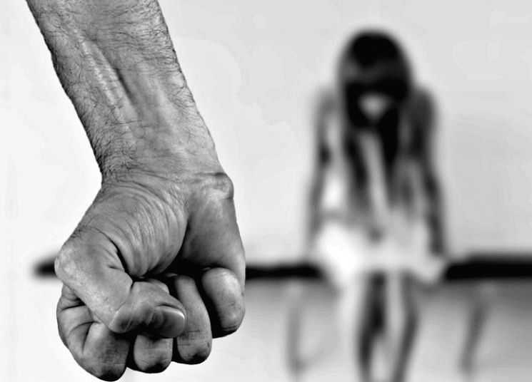 Maha shocked as MNS men abuse, push, assault woman shopkeeper - Vimarsana News