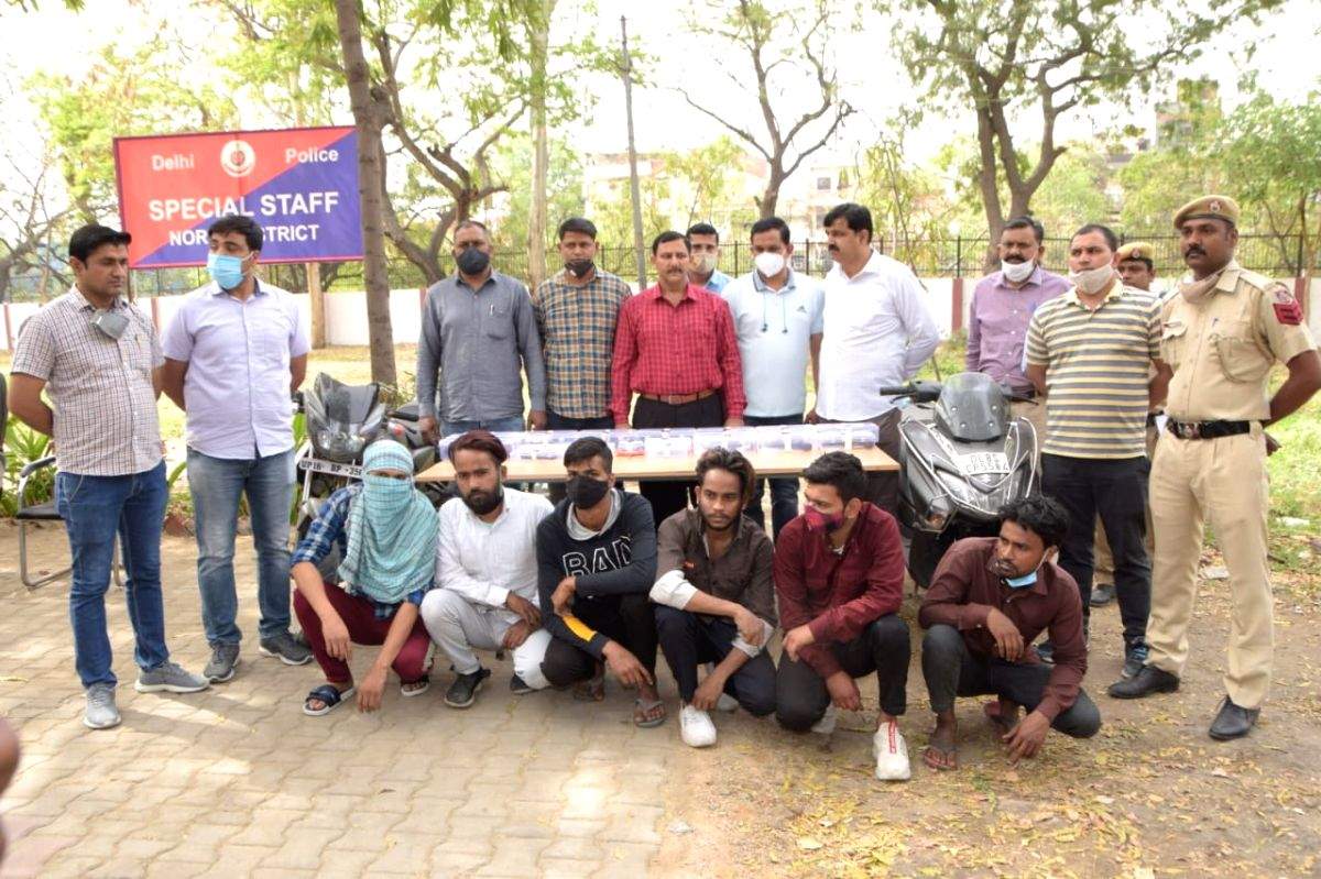 Criminals on parole gang up for robbery, 6 arrested - Vimarsana News
