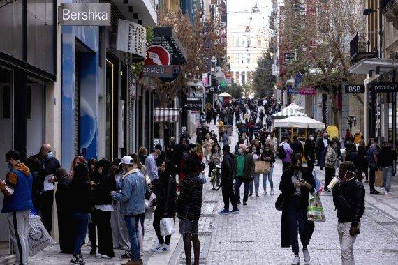 Greek retail businesses hit hard by Covid, call for increased state support - Vimarsana News