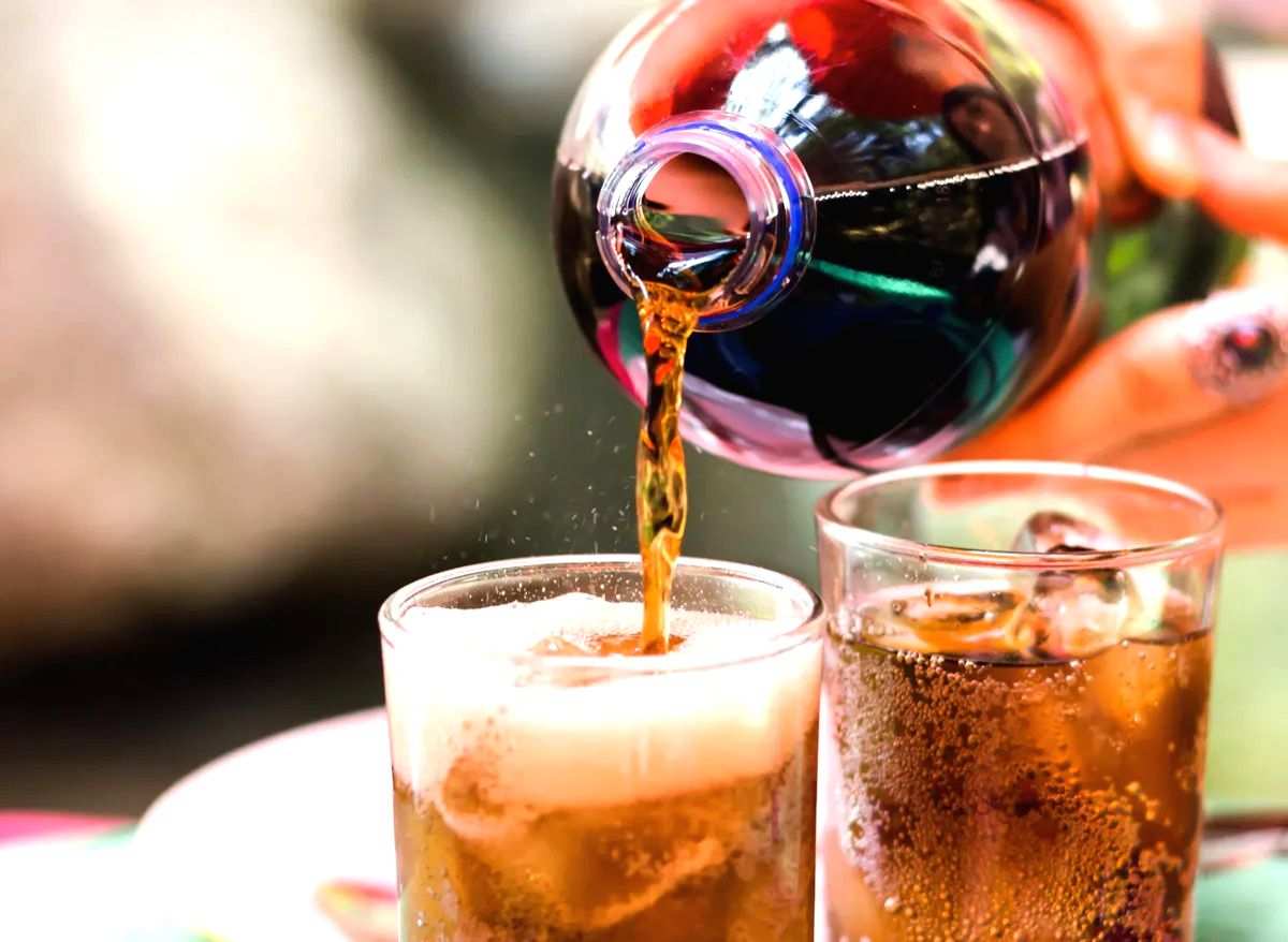Daily caffeinated soda can make young kids try alcohol early: Study - Vimarsana News
