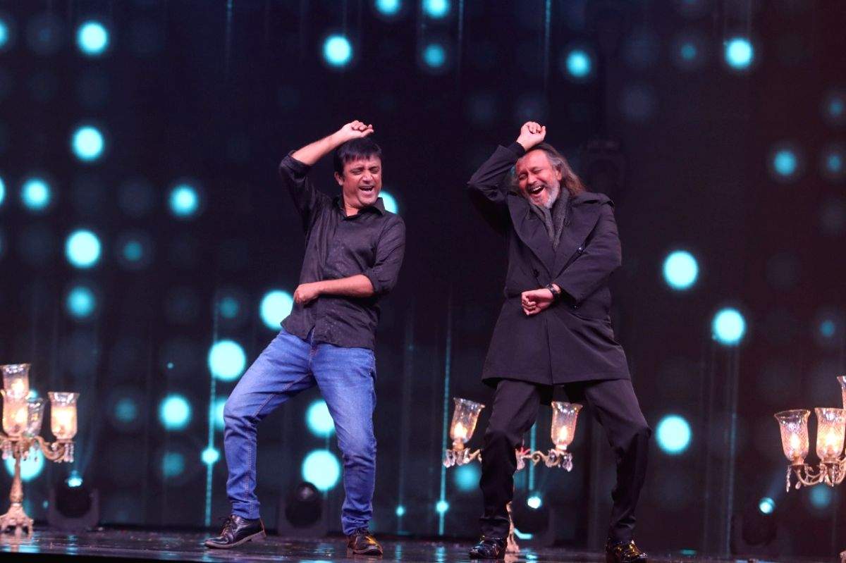 Mithun Chakraborty plays pranks on 'Dance+ Season 6' - Vimarsana News