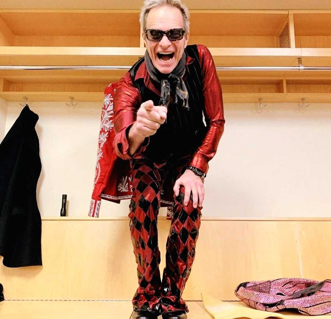 David Lee Roth claims Sammy Hagar was 'sex probed' during alien abduction - Vimarsana News