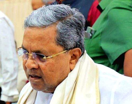 Siddaramaiah orders increase in loan amount for medical students from minority communities - Vimarsana News