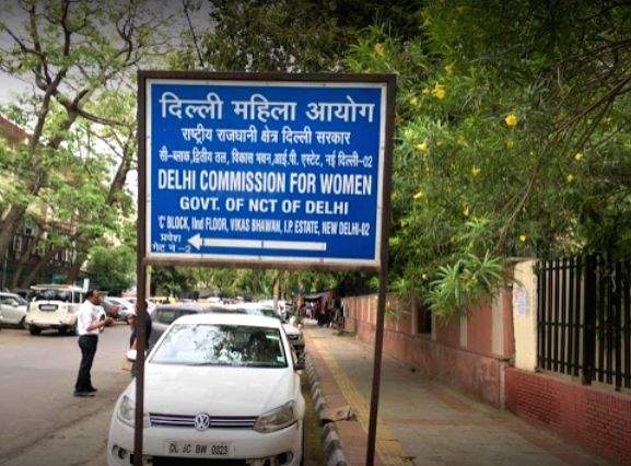 Delhi: DCW steps in as woman dies after being dragged by car - Vimarsana News