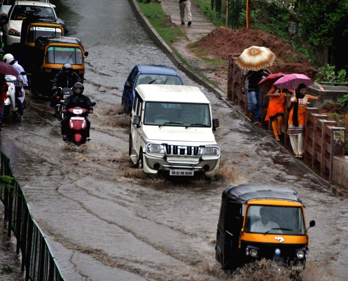 Heavy rain dampens Durga puja celebration in Odisha - Vimarsana News