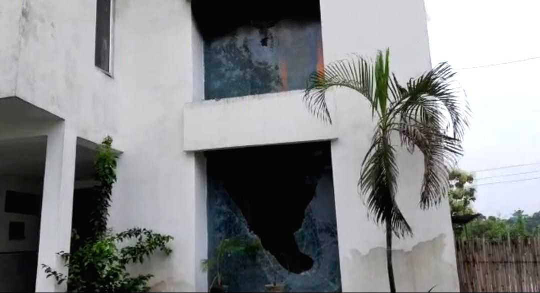 This UP couple had managed to escape from U'khand resort - Vimarsana News