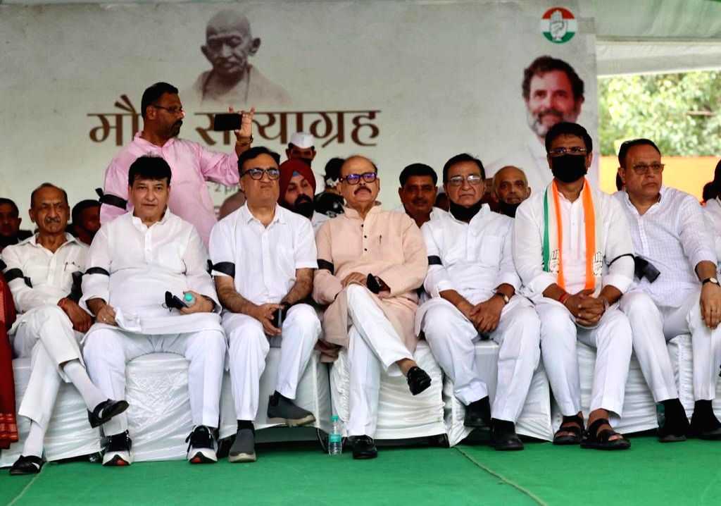 Delhi Congress holds 'Maun Satyagraha' against BJP govt - Vimarsana News