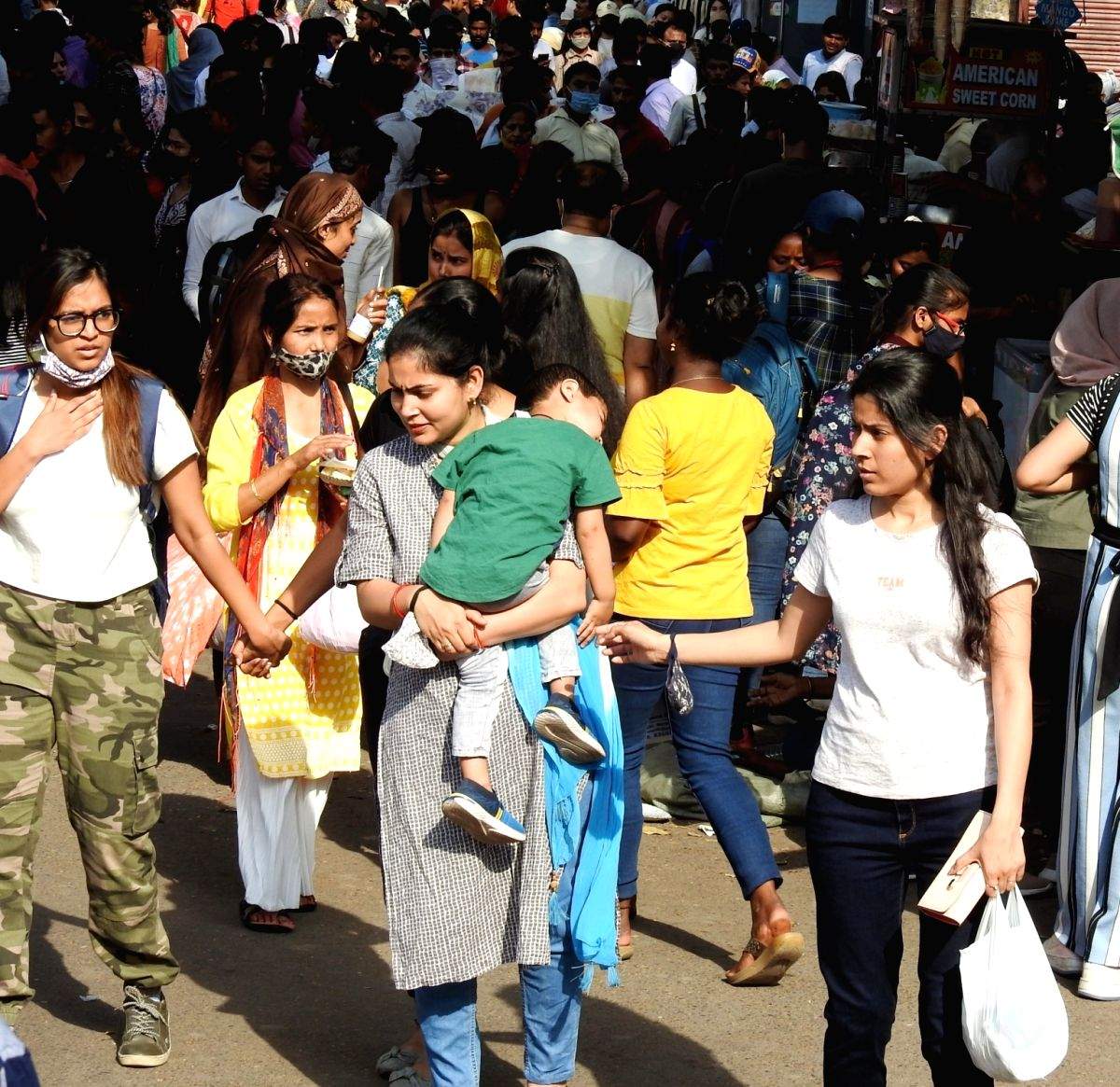 Delhi restores fine for not wearing mask at public places - Vimarsana News
