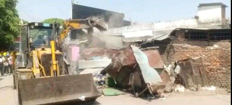 'Demolitions have to be in accordance with law', SC on plea against 'bulldozer action' in UP(2nd Ld) - Vimarsana News
