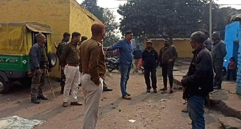 Supporters of two influential families clash in J'khand; 12 hurt - Vimarsana News