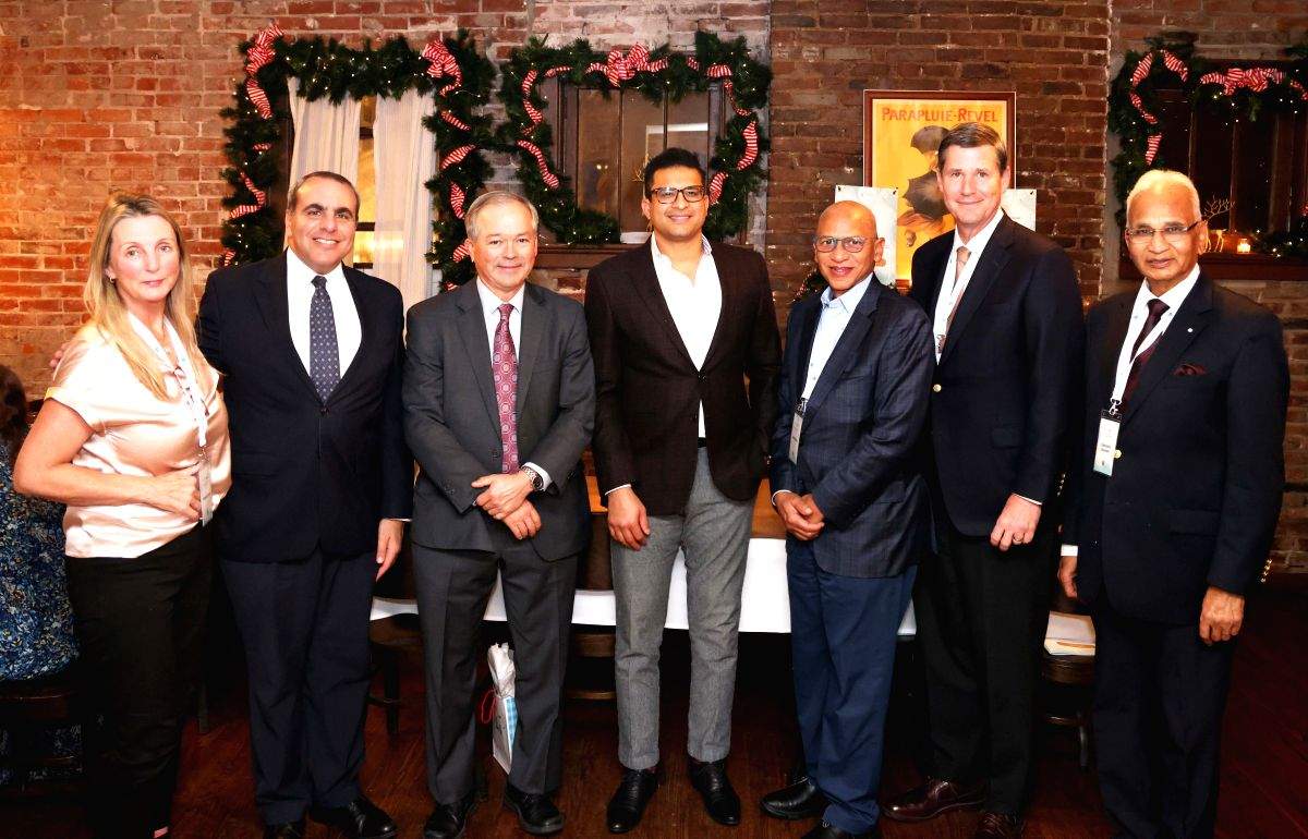 Dr Adeel Khan wins 1st place in top global robotic surgery competition - Vimarsana News