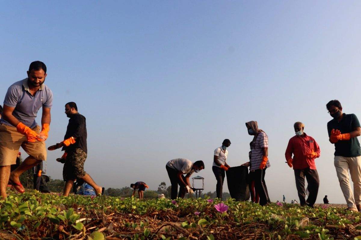Eco warriors of UoH, PU join hands for Puducherry beach clean-up drive - Vimarsana News