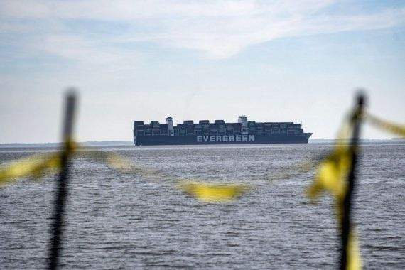 Giant container ship aground in US bay finally salvaged - Vimarsana News