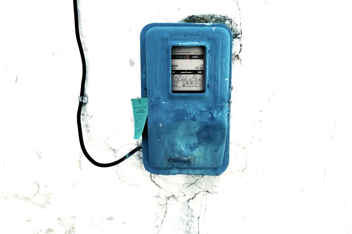 A 'shock' for this gang in UP that tampered with power meters - Vimarsana News